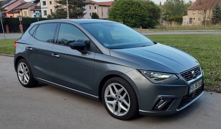 Seat Ibiza cena 53200 przebieg: 120836, rok produkcji 2017 z Tychy małe 67